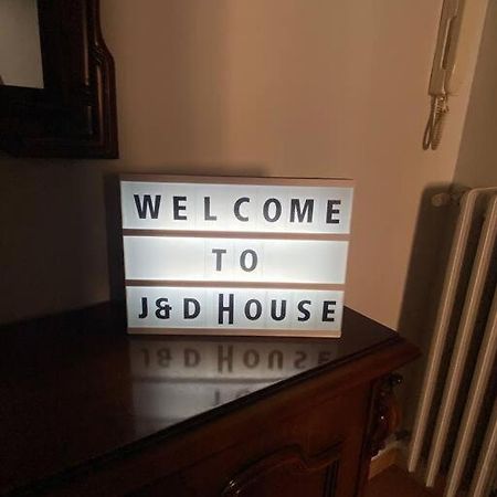 J & D House Apartment Алба Екстериор снимка